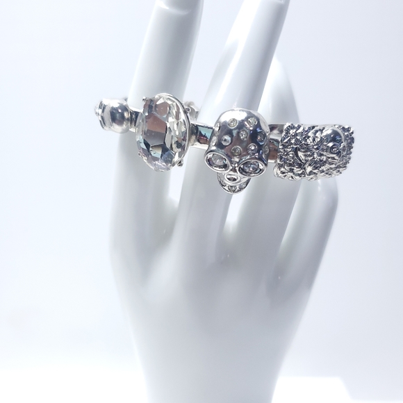 3 Figure Silver Skull and stone Ring - Picture 2 of 7